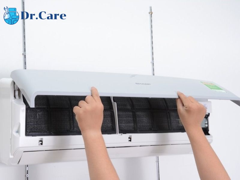 Quy trình vệ sinh máy lạnh của Drcare tại Quận 8 được thực hiện một cách bài bản